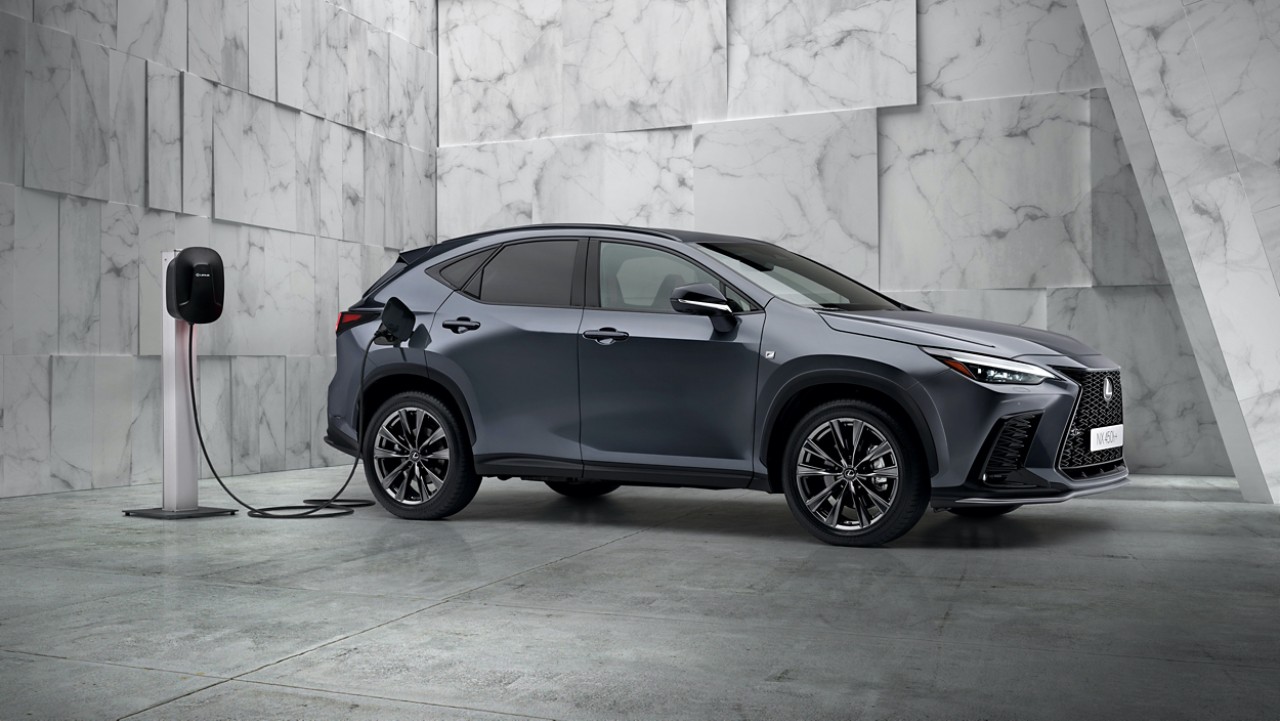 all new Lexus NX 450h+